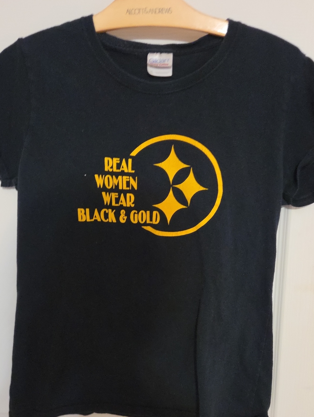 Gildan Black Tee STEELERS Logo . Vintage Tee M